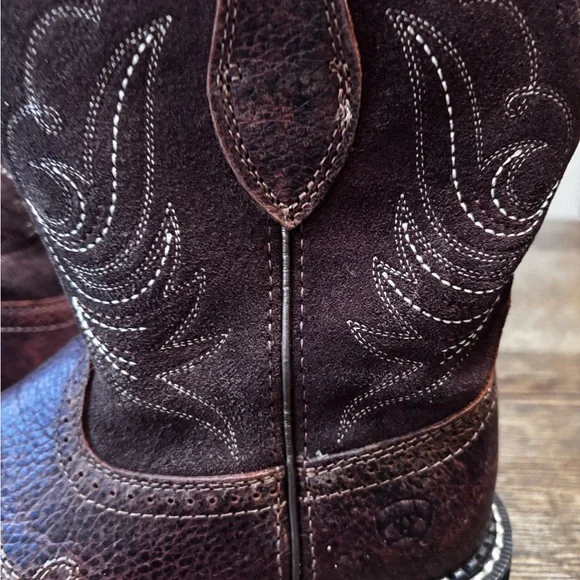 Ariat Women’s Brown Leather Western Boots Size 7B Distressed Cowboy - Picture 6 of 9